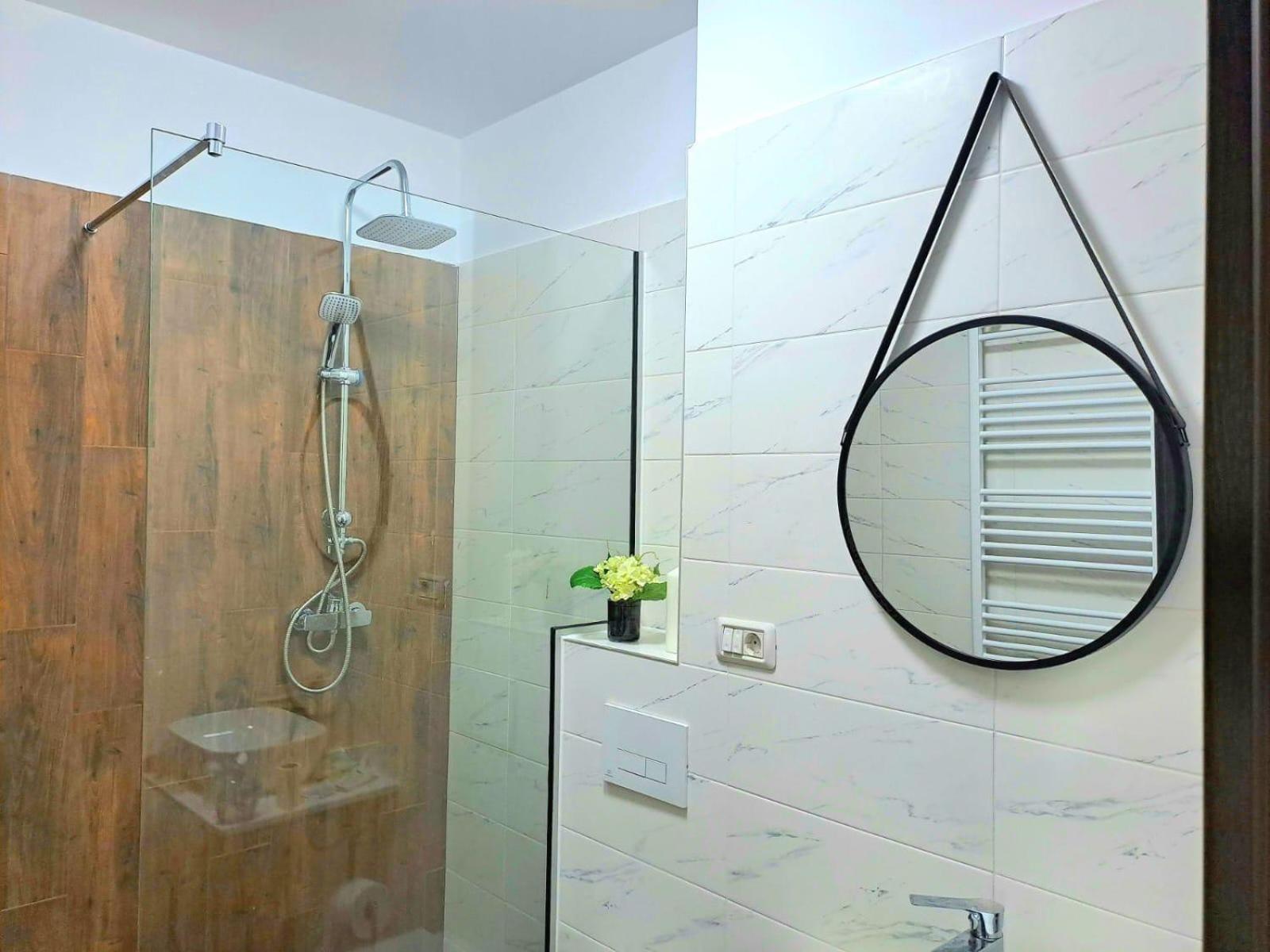 Mountain Breeze Luxury Apartment Ac & Parcare Privata Braszów Zewnętrze zdjęcie